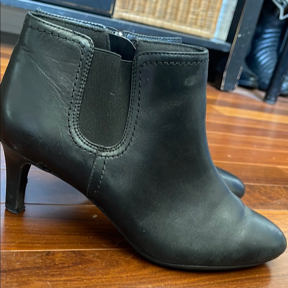 Clark’s Boots size 9M